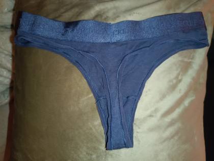 3 dny nošené tanga Victoria secrets – inzerát od prodejce Sweetchillicat