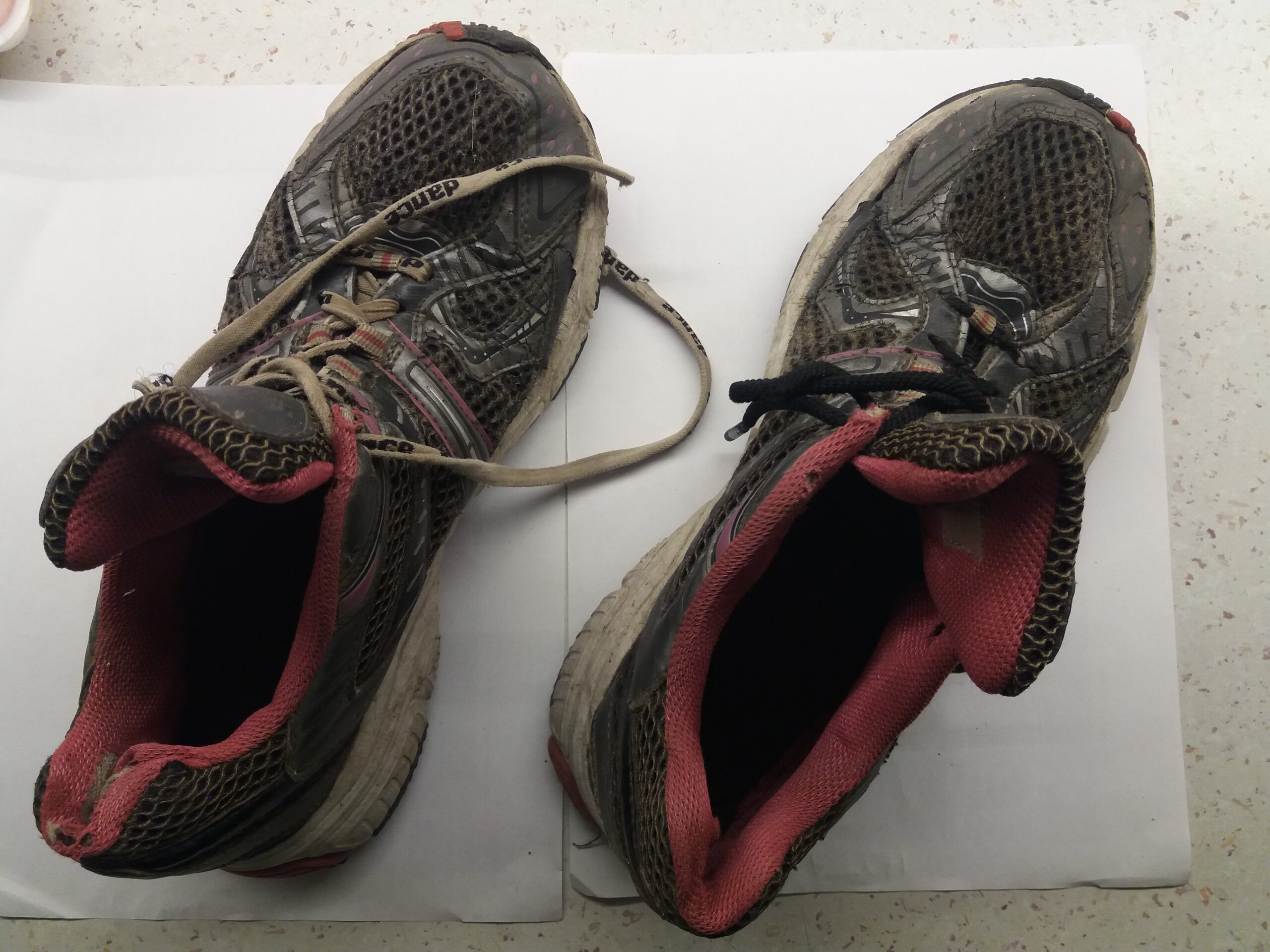 Hodně jete sportovní boty