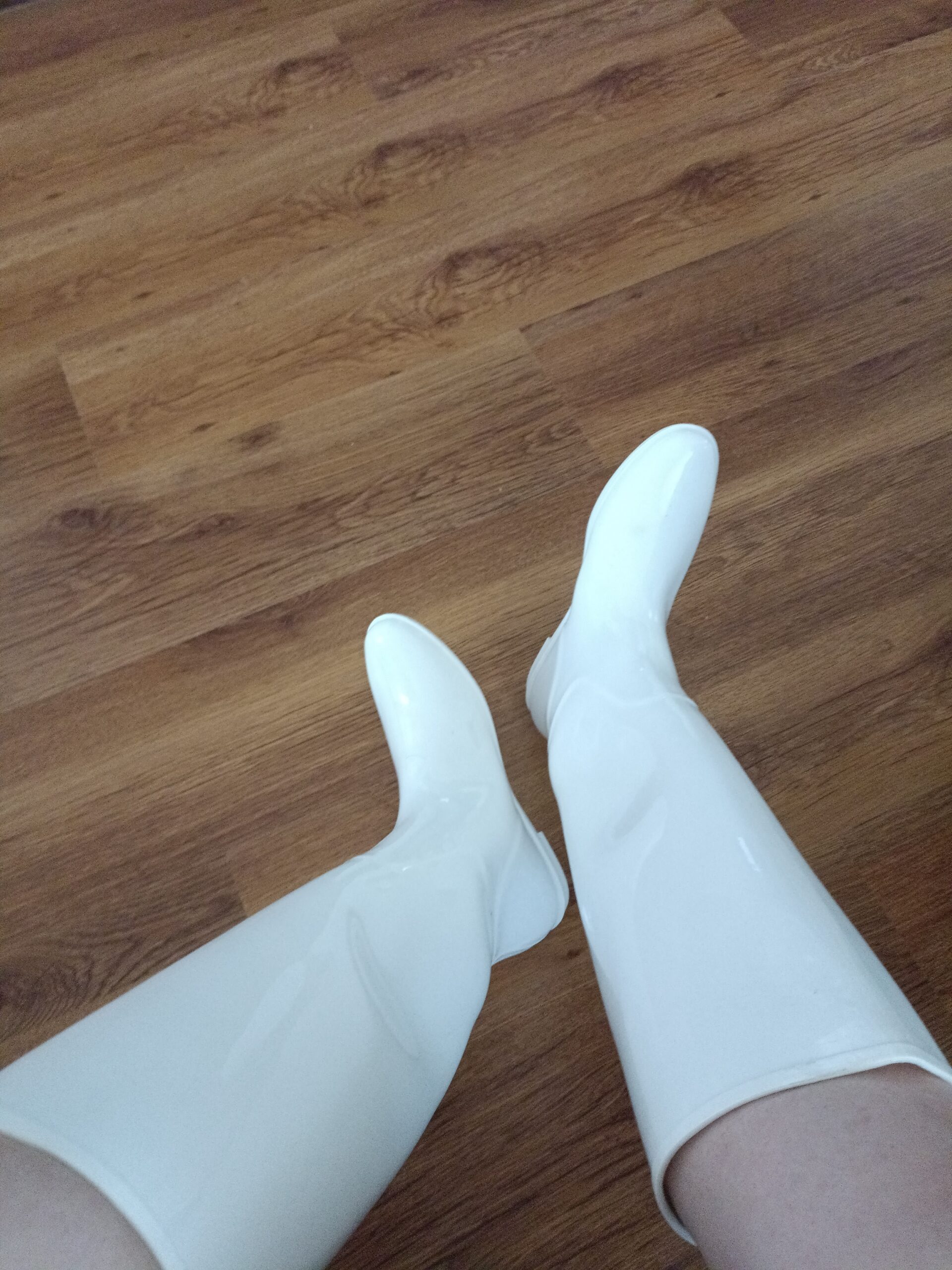 Bílé holínky značky Mei