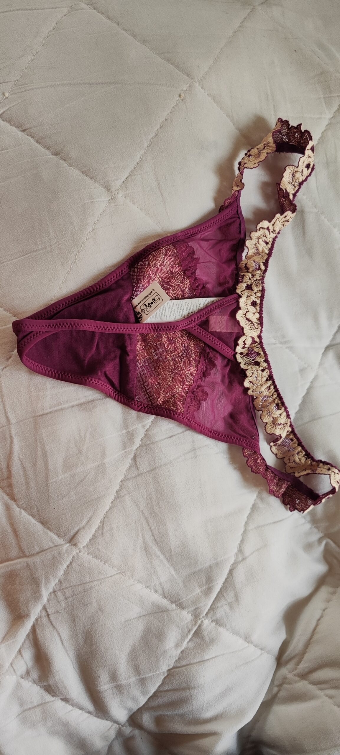 Jeté vlhké kalhotky