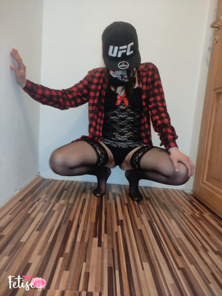 Prodam eroticke fotky videa plus kalhotky a vse co budes chtit